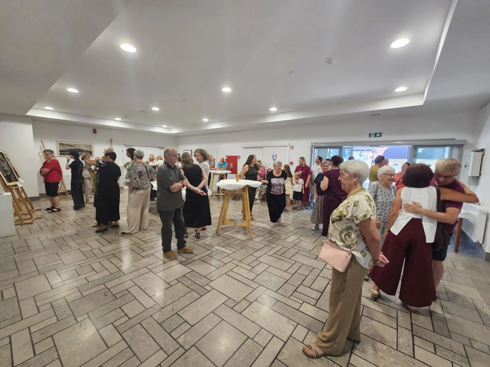 Volles Haus im Kulturzentrum Črna na Koroškem